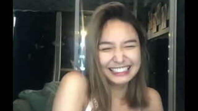 Sachzna laparan slips off the nipple viral video