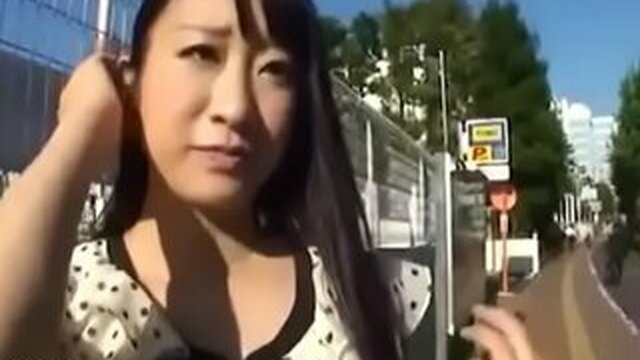A random Japanese teenager was asked to fuck in a hotel