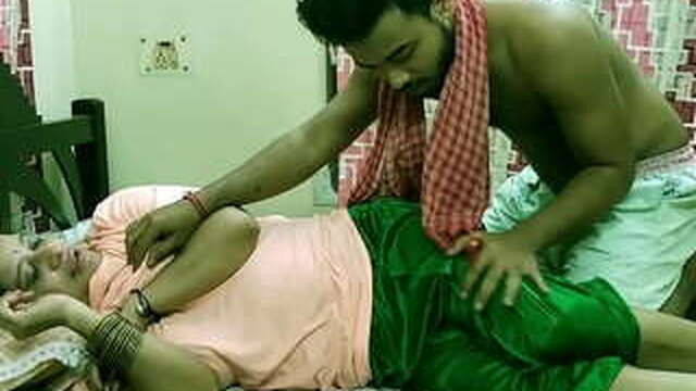 Indian teen fucks her hot XXX Malkin at home!!! She surprised! With sound!