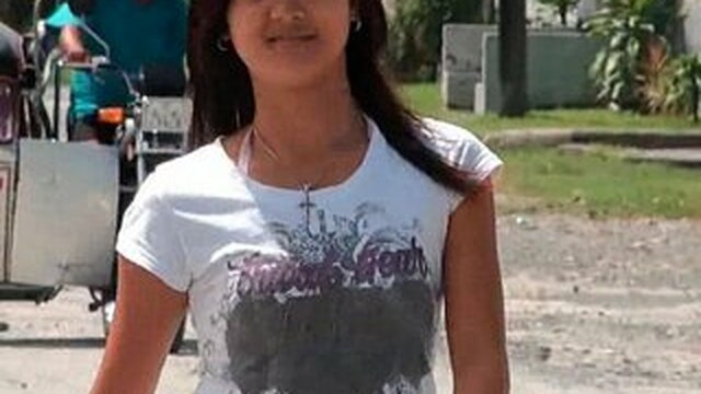 Asian girl meets a stranger and sucks his dick.