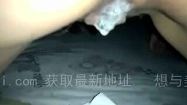Chinese Bitch Farts in Her Pussy