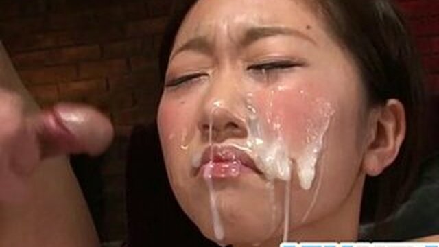 Juicy porn plays along with passionate Akinah Nakahara