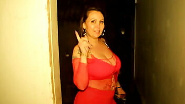 Dinnigata indulges in gangbang at the glory hole of Cachoeirinha's luxury swing hotel