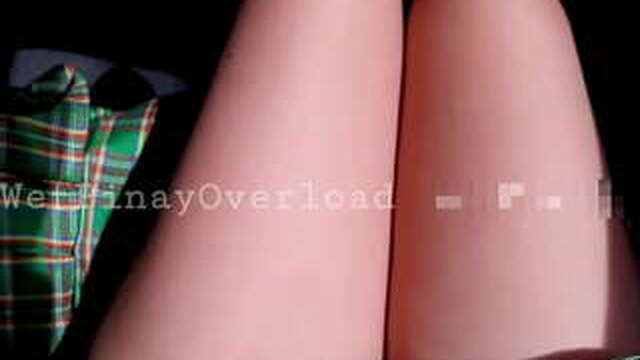 Sexy Pingay Student fucks well with her Buddy in her car