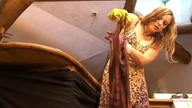 Milf fucks in the kitchen while teaching her how to tie-dye Erin Electra