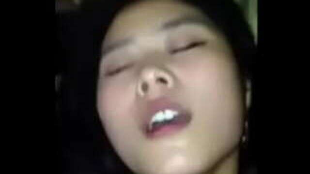 Amateur Asian couple caught fucking