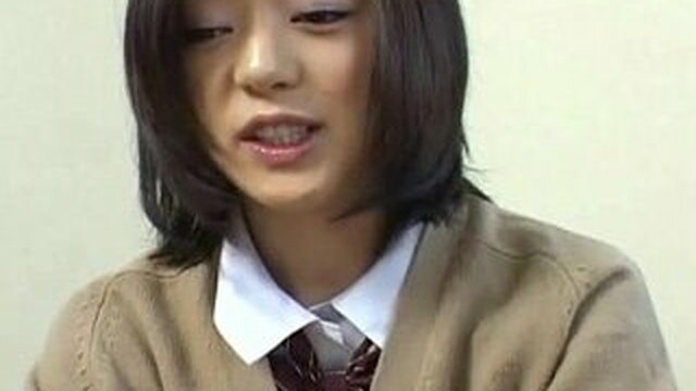 Cute Asian girl under her skirt video