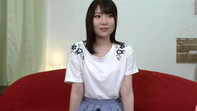 Push as hard as you can to make her cum in her womb! The girl looks so innocent, it's actually erotic. Introduction by Kurumi Suzuki