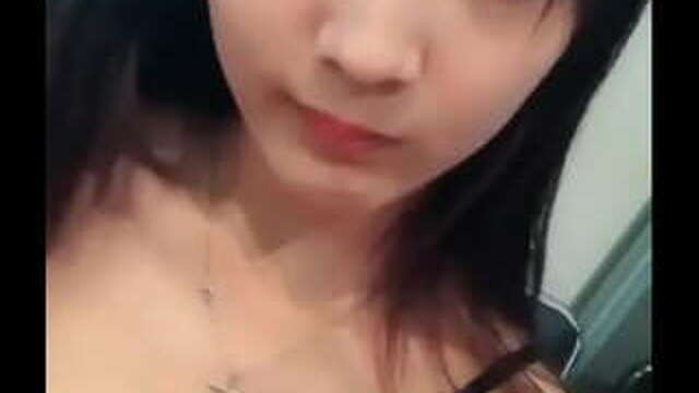 Need the full version, please, cute girl showing her nipple