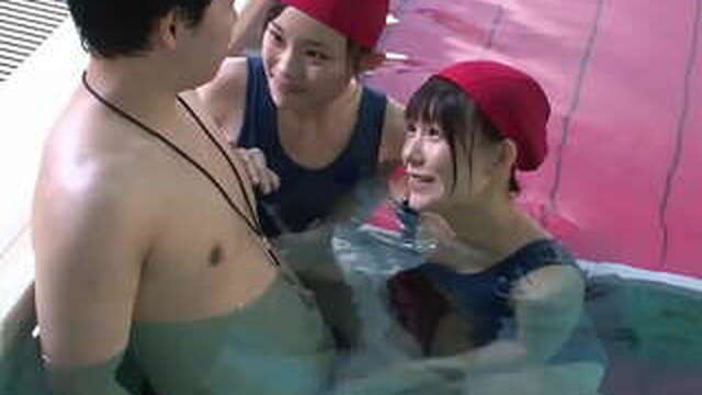 Japanese female students give blowjobs to underwater swim coach