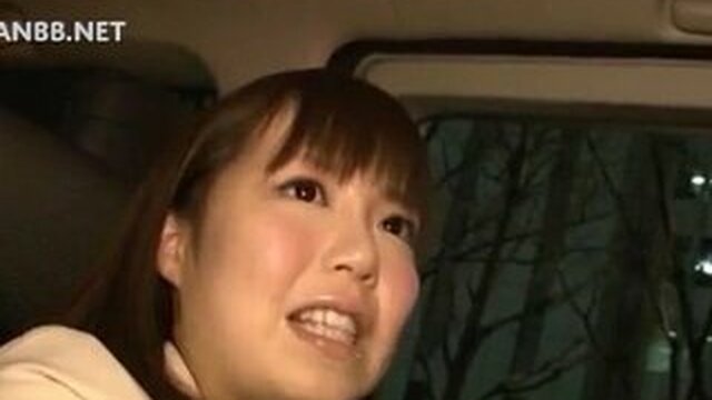 Hot Japanese schoolgirl getting laid